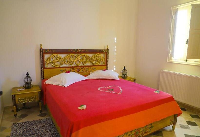 اتاق استاندارد با چشمانداز استخر, Dar El Jerbi