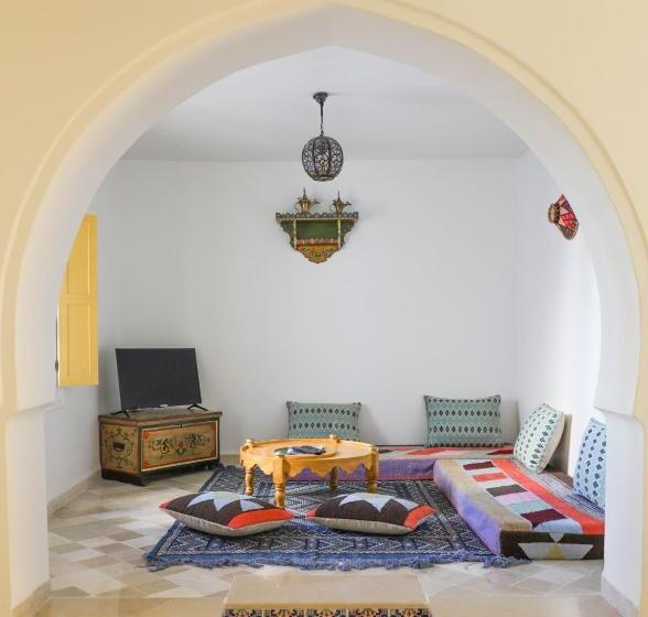 استودیو خانوادگی, Dar El Jerbi