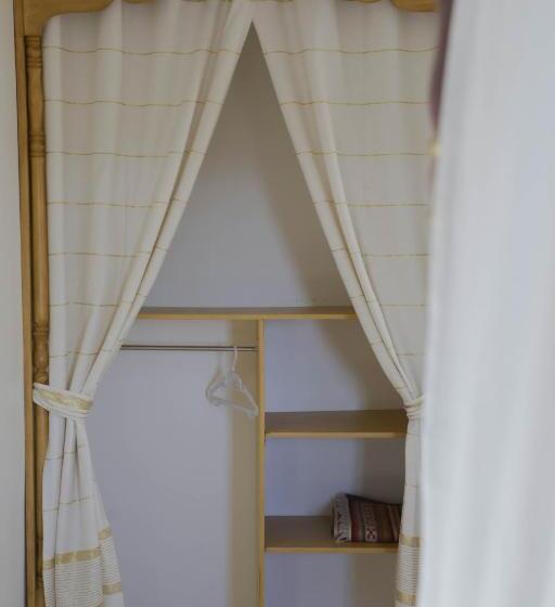 اتاق استاندارد چهار تخته, Dar El Jerbi