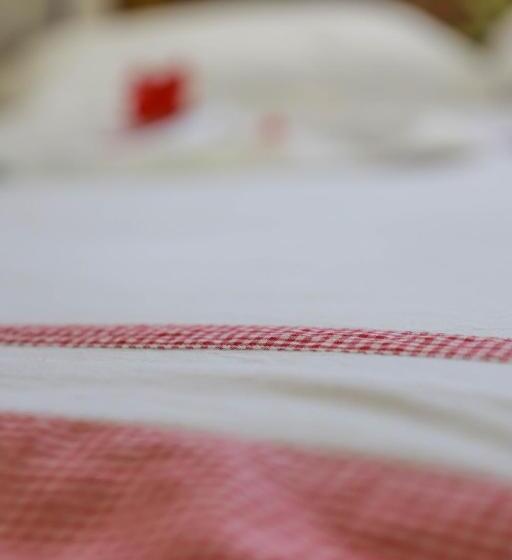 اتاق استاندارد چهار تخته, Dar El Jerbi