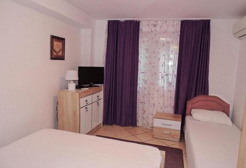 Standard Triple Room with Terrace, Mediterranean Retreat Becici