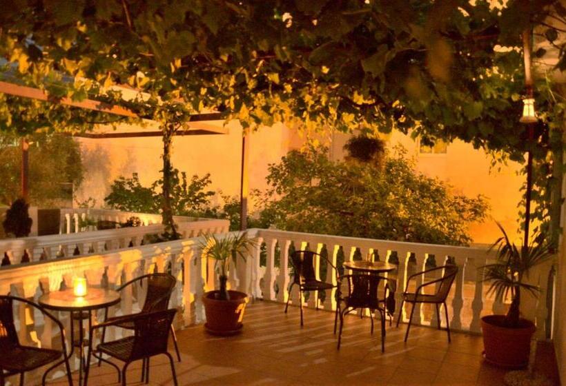 Standard Triple Room with Terrace, Mediterranean Retreat Becici