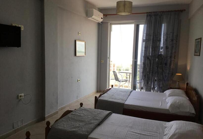 חדר לארבעה סטנדרטי עם מרפסת, Vila Hiso