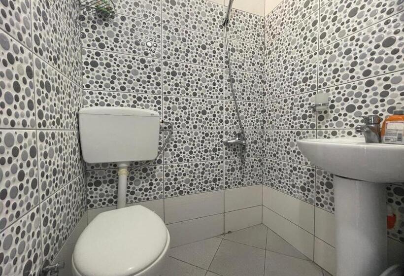 חדר אקונומי, Vila Hiso