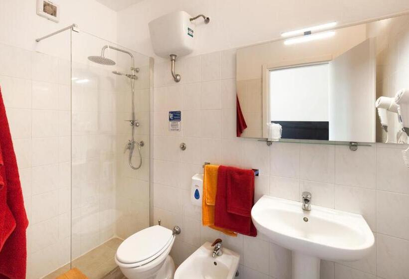 Номер Стандарт, Artemisia Negli Ulivi B&b