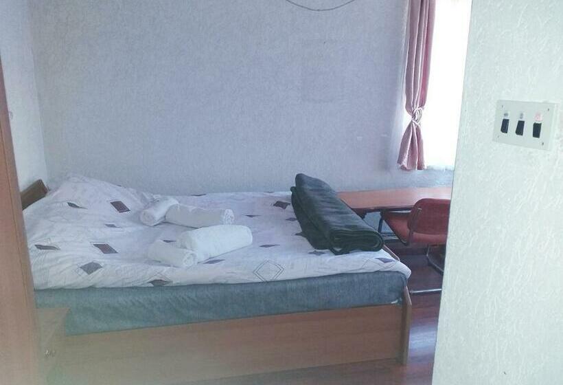 اتاق اکونومی, Bujtina Oltas