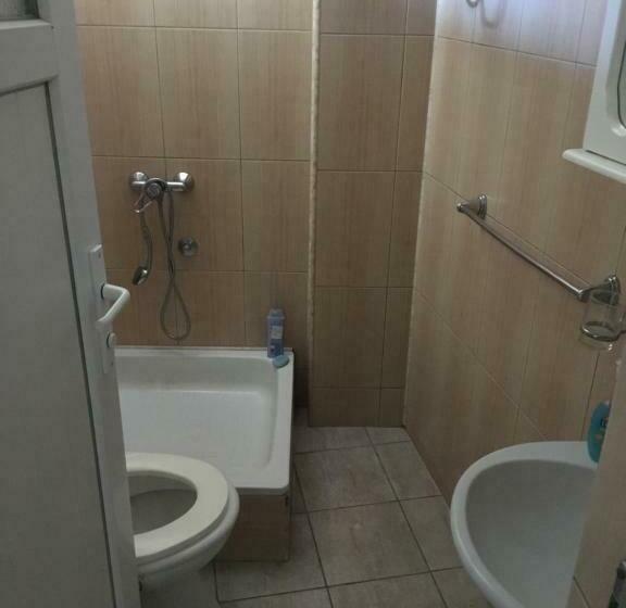 اتاق اکونومی, Bujtina Oltas