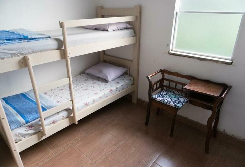 共用房间的床, Casa & Hospedagem Carol