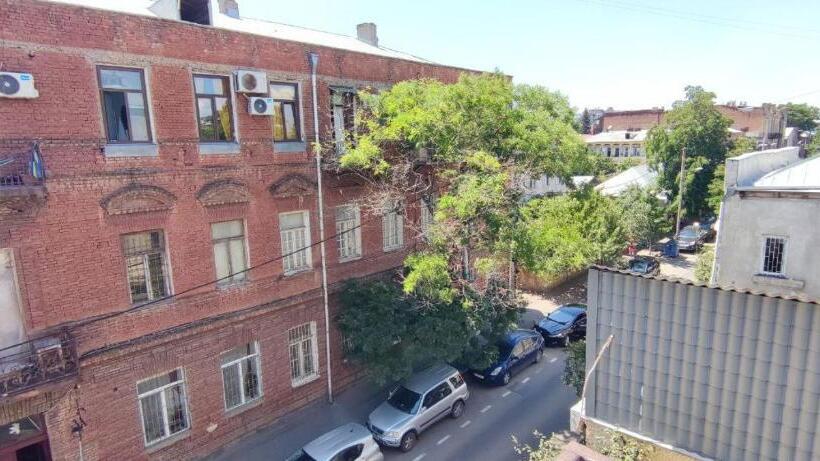 تختخواب در اتاق مشترک, Guest House Irina Tbilisi