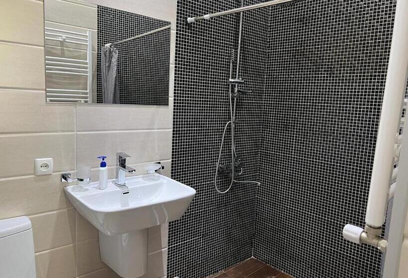 اتاق سوپریور خانوادگی, Guest House Pirosmani 60