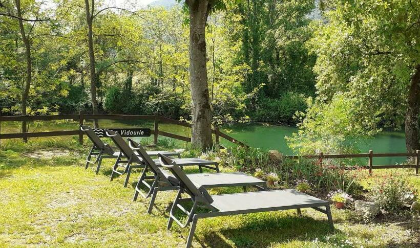 ガーデンビュースタンダードルーム, La Magnanerie D Hôtes Chambres D Hôtes