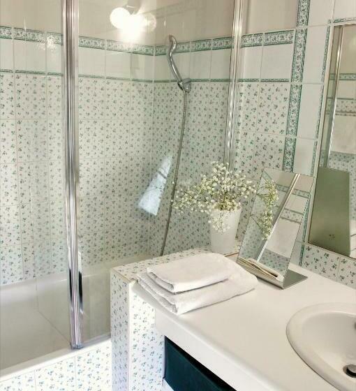 ガーデンビュースタンダードルーム, La Magnanerie D Hôtes Chambres D Hôtes