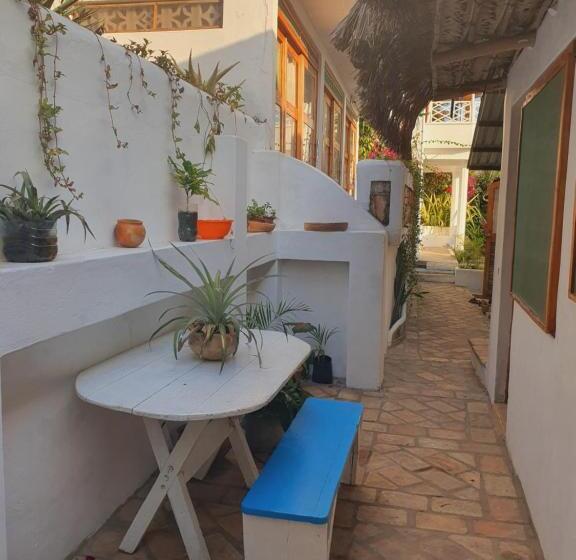 이코노미 룸, Sunset View Tofo