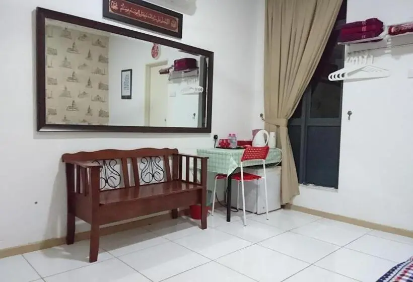 プールの見えるスーペリアルーム, Vista Alam Roomstay Homestay