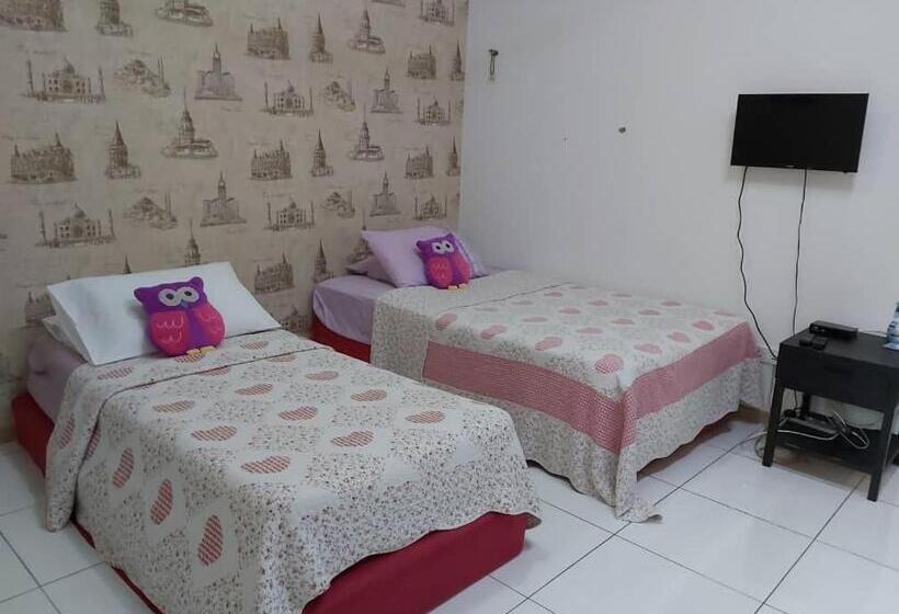 带泳池观景的豪华房, Vista Alam Roomstay Homestay