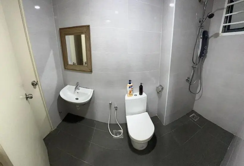 プールビュースタンダードステューディオ, Vista Alam Roomstay Homestay