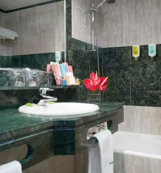 اتاق استاندارد با چشمانداز دریا, Abba Playa Gijon