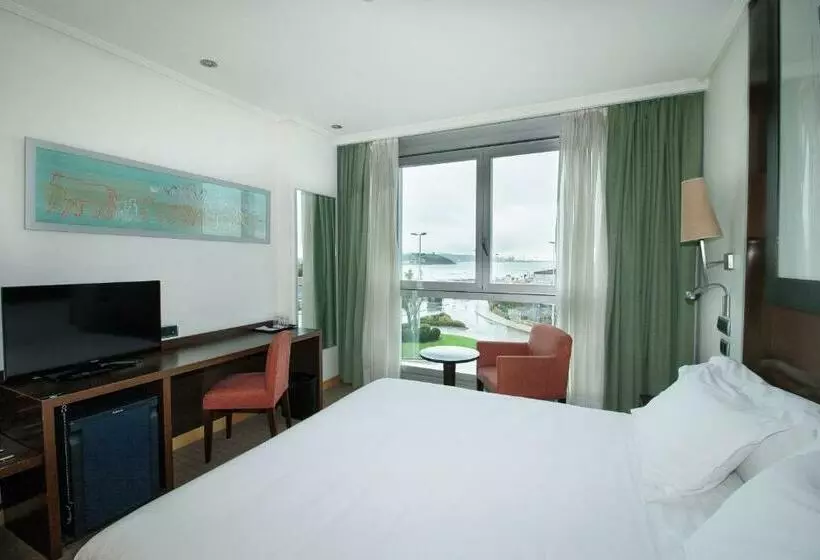 اتاق استاندارد با چشمانداز دریا, Abba Playa Gijon