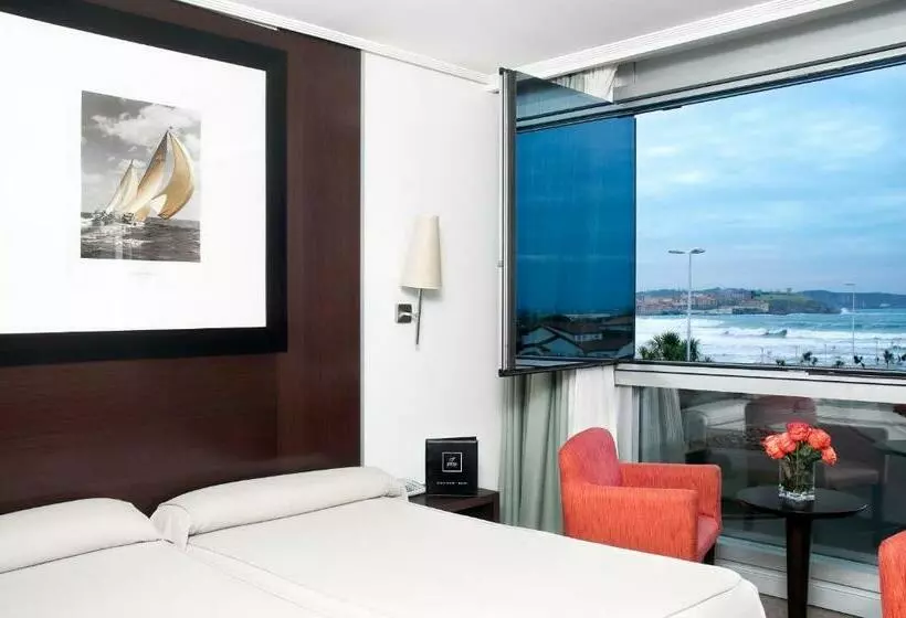 اتاق استاندارد با چشمانداز دریا, Abba Playa Gijon