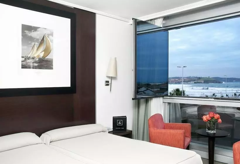اتاق استاندارد با چشمانداز دریا, Abba Playa Gijon