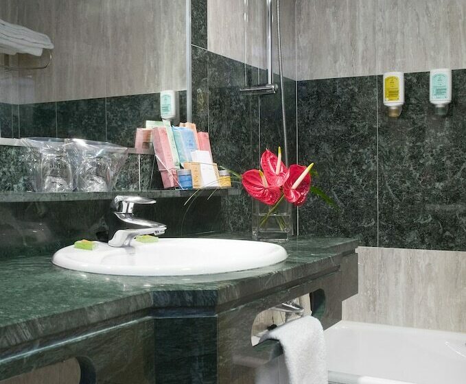 غرفة عائلية, Abba Playa Gijon