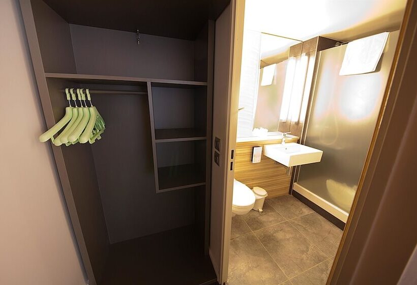 Pokój Standard, Campanile Clermont Ferrand ~ Aubière