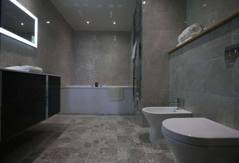 プレミアムスイート, Belfast Loughshore