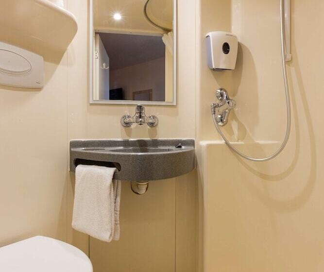 Номер Стандарт, Premiere Classe Nantes Ouest   St Herblain