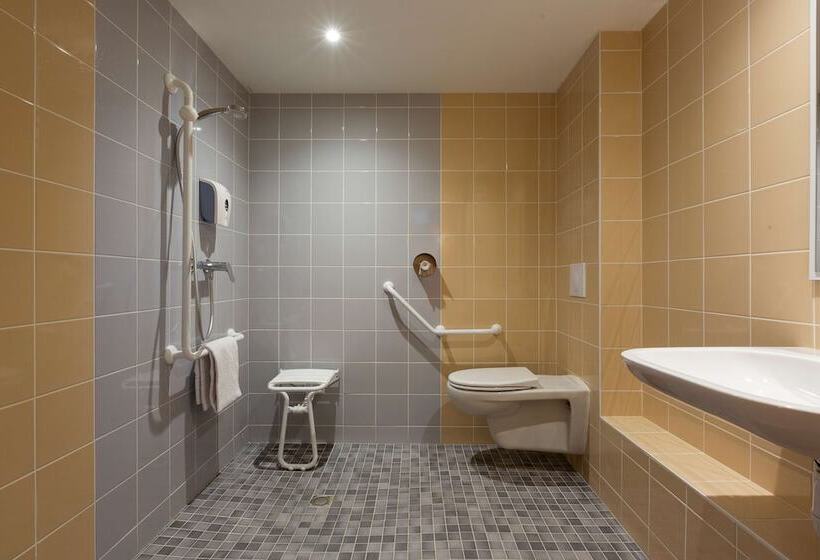 Номер Стандарт Трехместный, Premiere Classe Nantes Ouest   St Herblain