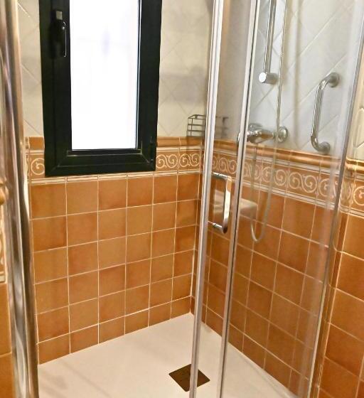 标准三人间, Doña Catalina