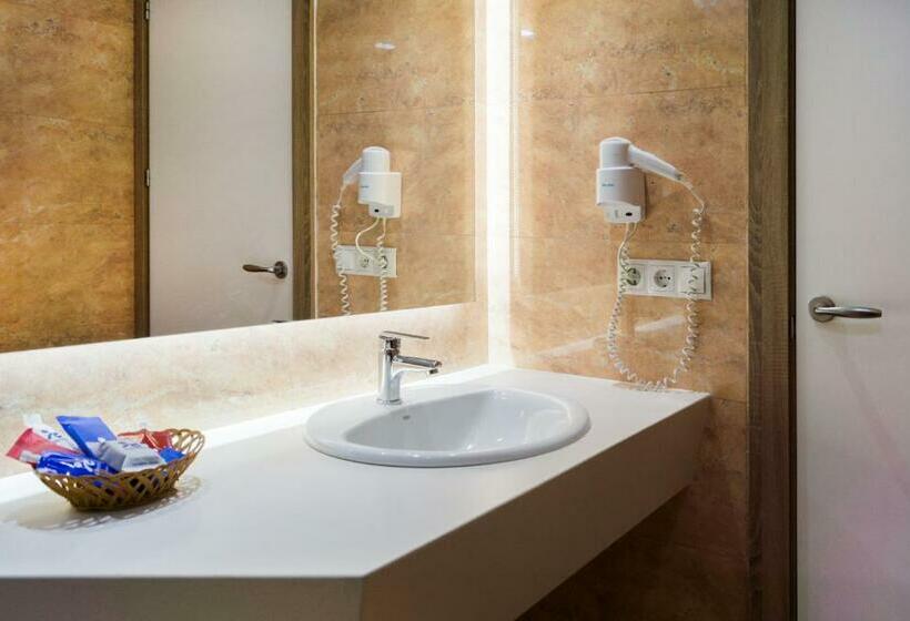 패밀리 룸, Globales Maioris