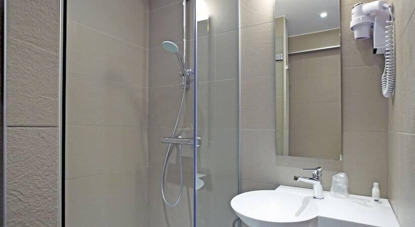 Номер Стандарт, Kyriad Valence Nord Bourg Les Valence