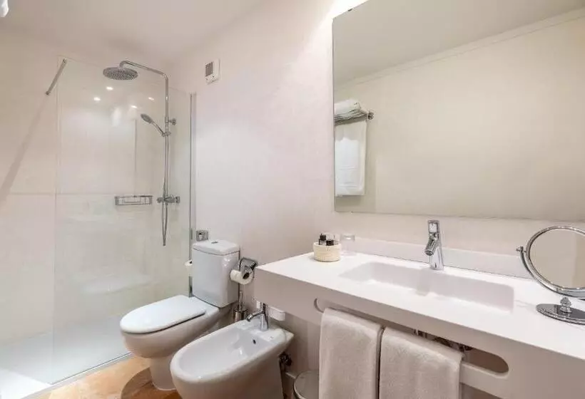 Standard-huone, Llenaire