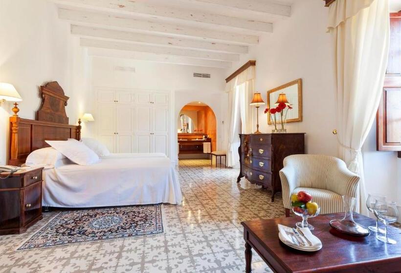 جناح جونيور, Llenaire