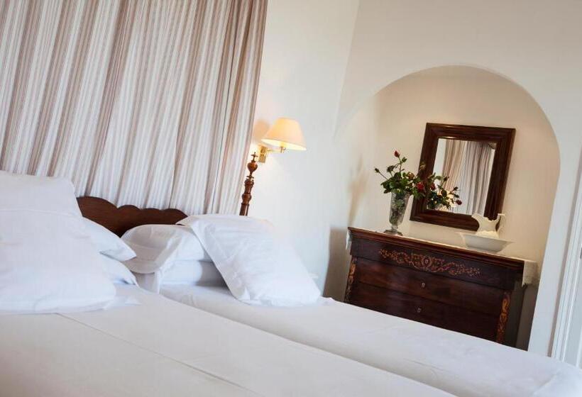 جناح جونيور مطلّ علي البحر, Llenaire