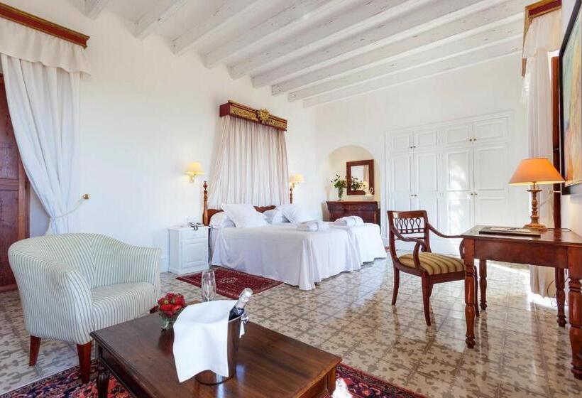 جناح جونيور مطلّ علي البحر, Llenaire