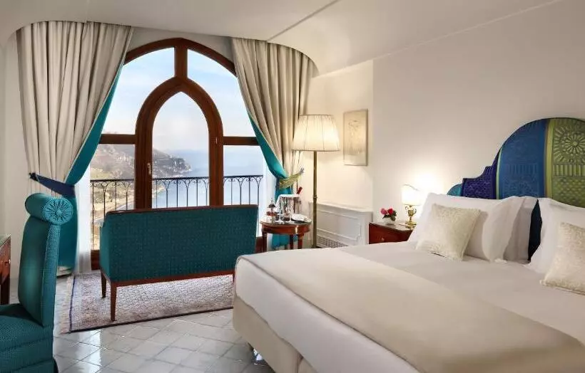 اتاق لوکس با چشم‌انداز دریا, Palazzo Avino