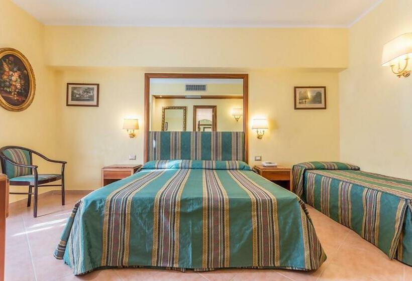 스탠다드 트리플 룸, Raeli Hotel Noto