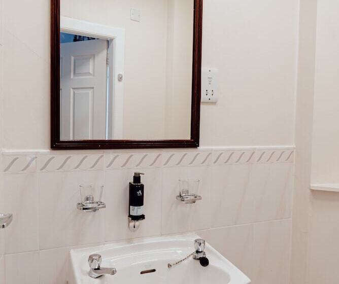 غرفة قياسية, Royal