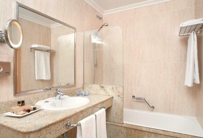 اتاق ساده سه‌ نفره, Talaso Atlantico