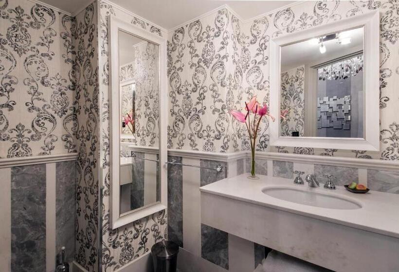 חדר דלוקס, The Inn At The Spanish Steps