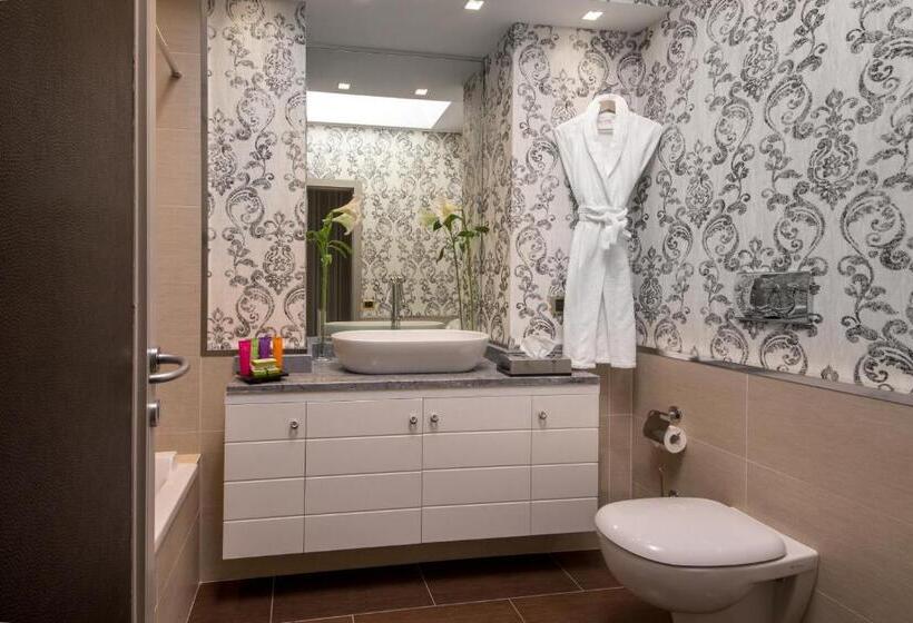 דירה בת חדר שינה 1 עם מרפסת, The Inn At The Spanish Steps