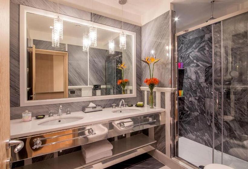 סוויטת סניור, The Inn At The Spanish Steps