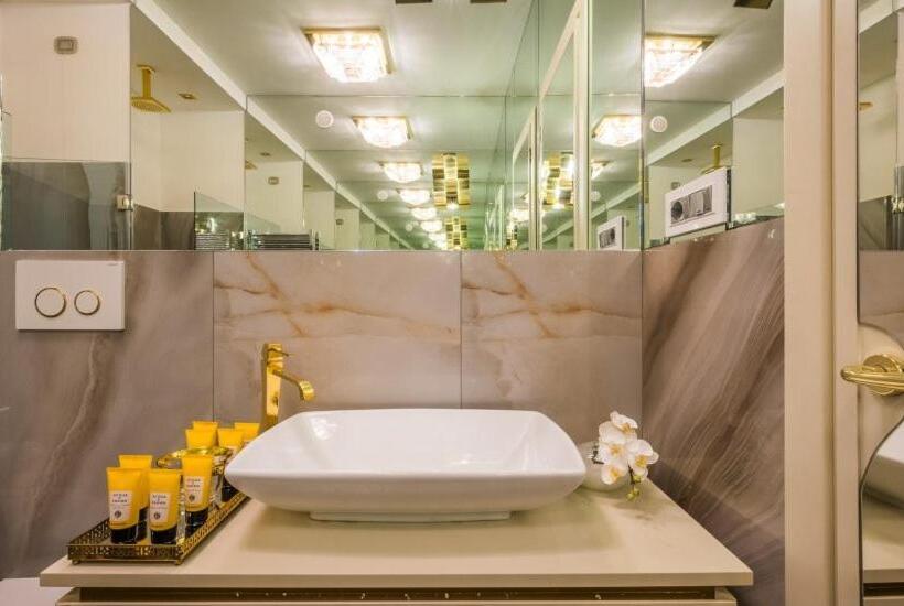 סוויטה נשיאותית, The Inn At The Spanish Steps