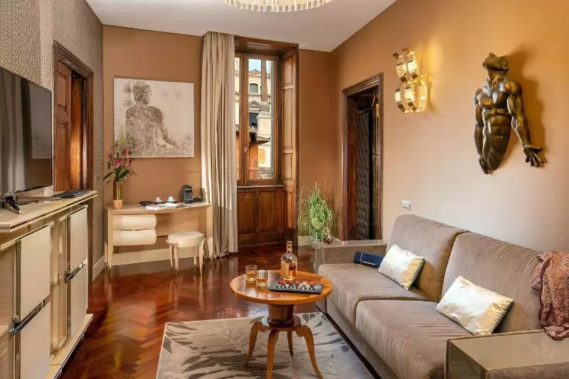 سوئیت پرزیدنت, The Inn At The Spanish Steps