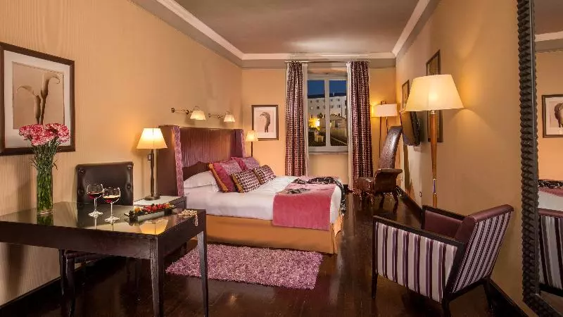 اتاق استاندارد با چشمانداز, The Inn At The Spanish Steps