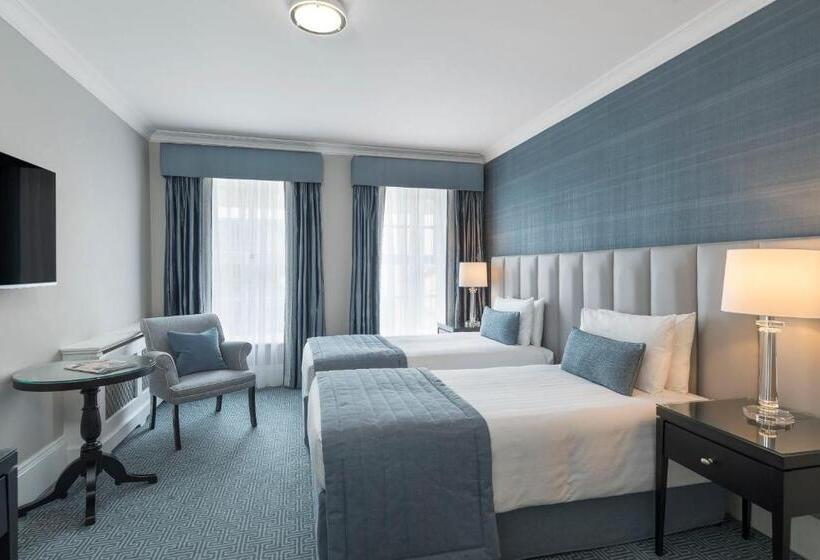 Quarto Deluxe, The Johnstown Estate