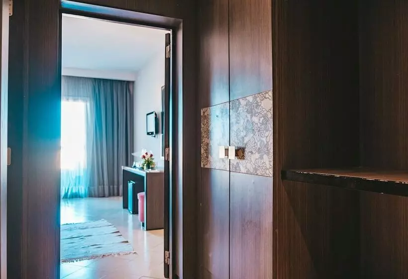 اتاق استاندارد چهار تخته با چشمانداز دریا, Rosa Beach Thalasso and Spa