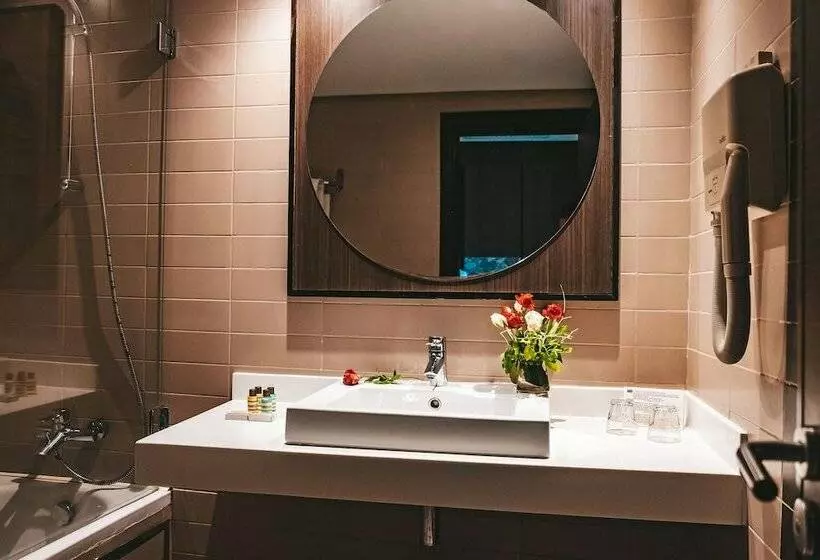 اتاق استاندارد چهار تخته با چشمانداز دریا, Rosa Beach Thalasso and Spa