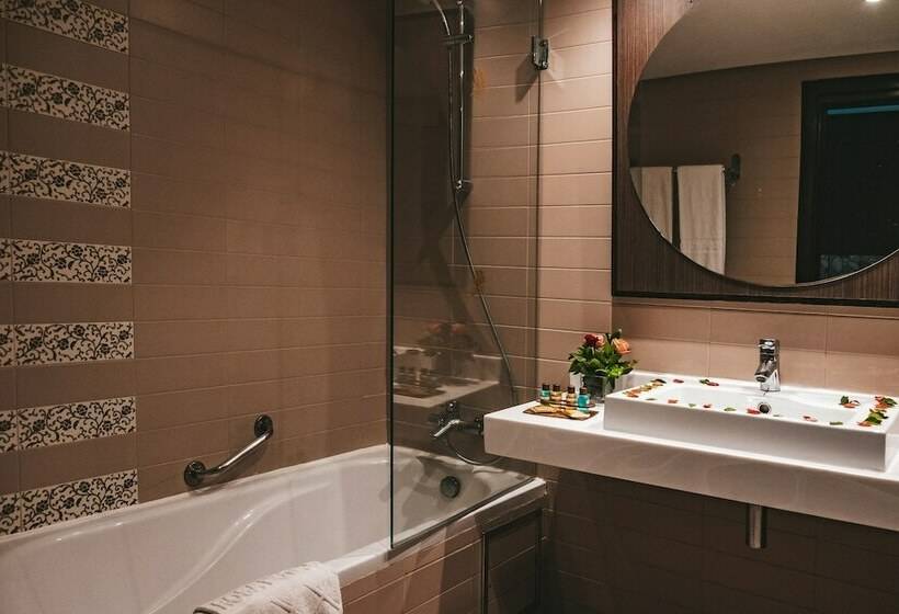 חדר סטנדרט לארבעה נוף לים, Rosa Beach Thalasso and Spa